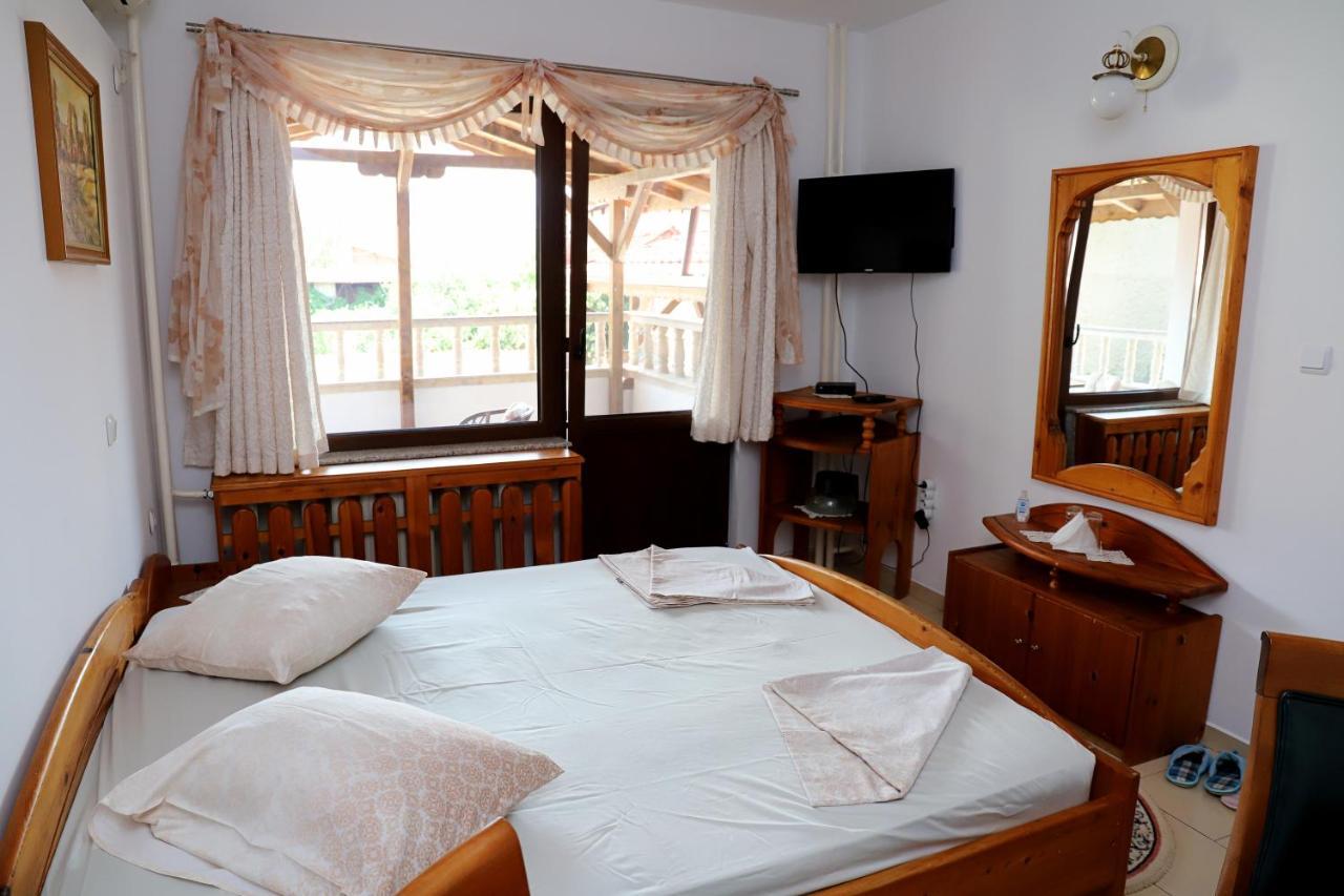 Kocherinovo Hotel Mishel מראה חיצוני תמונה