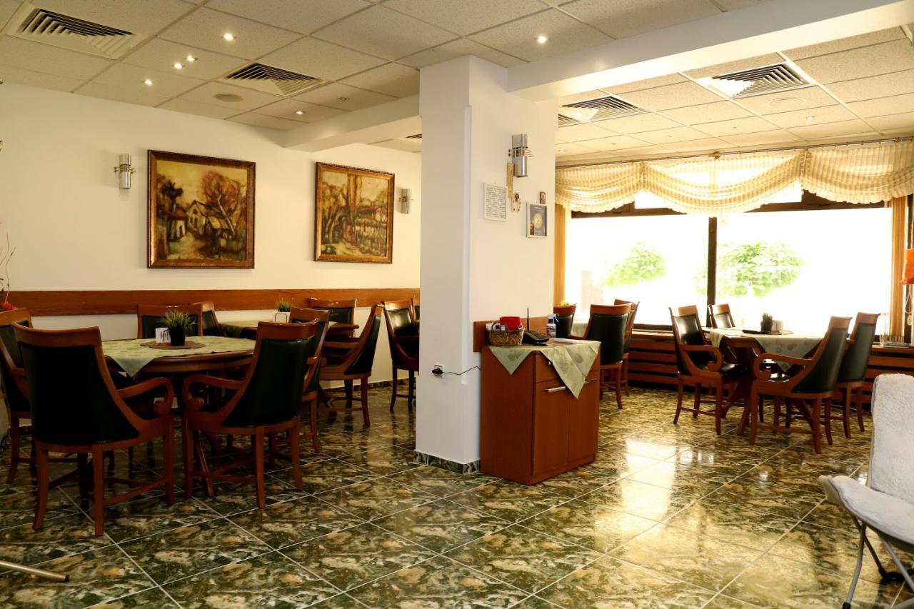 Kocherinovo Hotel Mishel מראה חיצוני תמונה