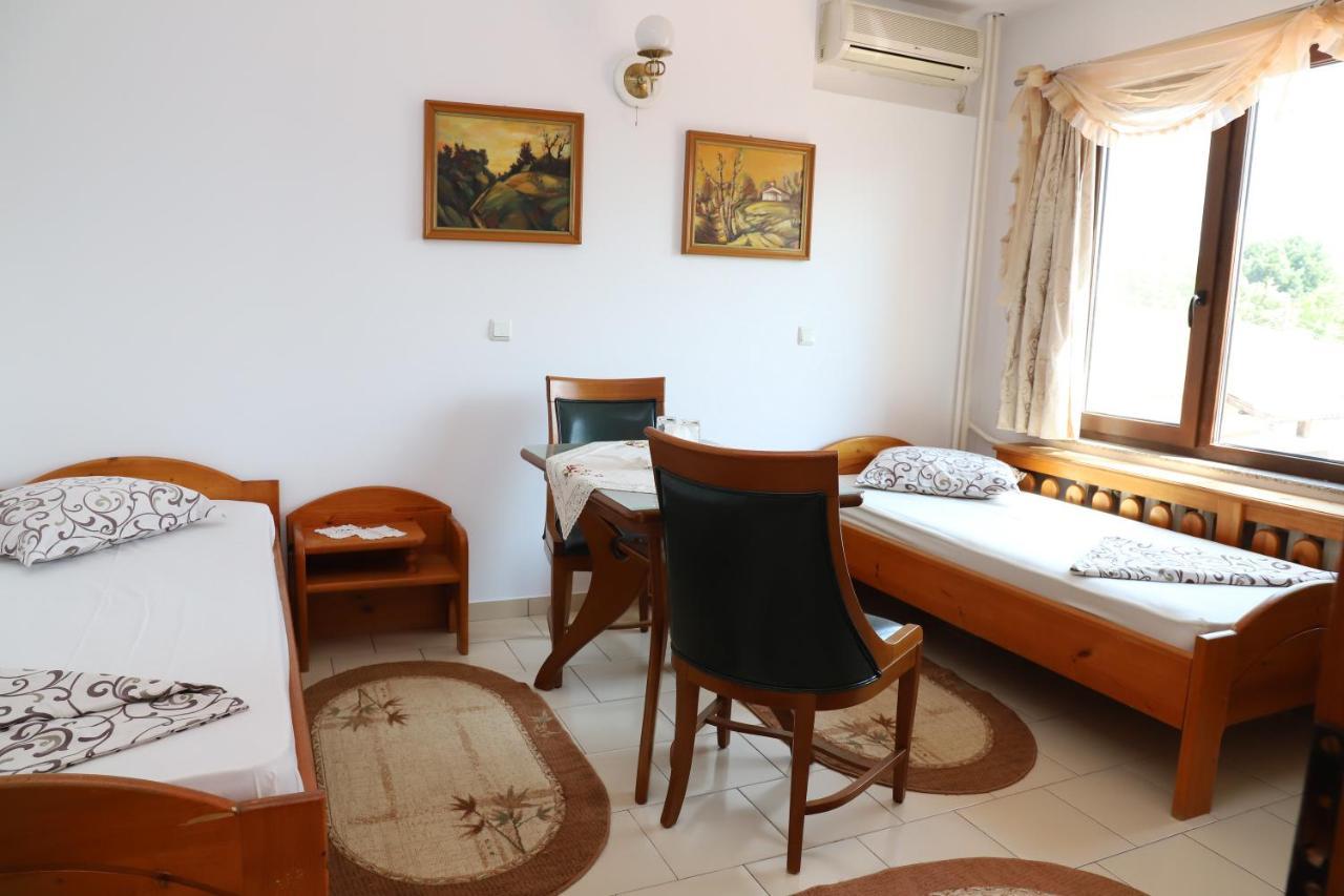 Kocherinovo Hotel Mishel מראה חיצוני תמונה