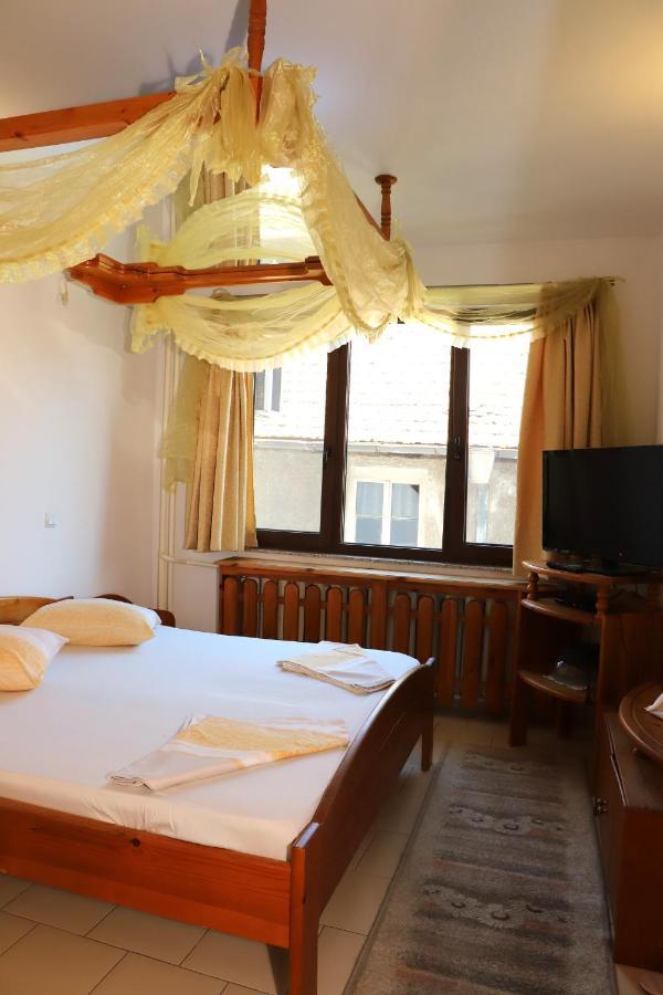 Kocherinovo Hotel Mishel מראה חיצוני תמונה