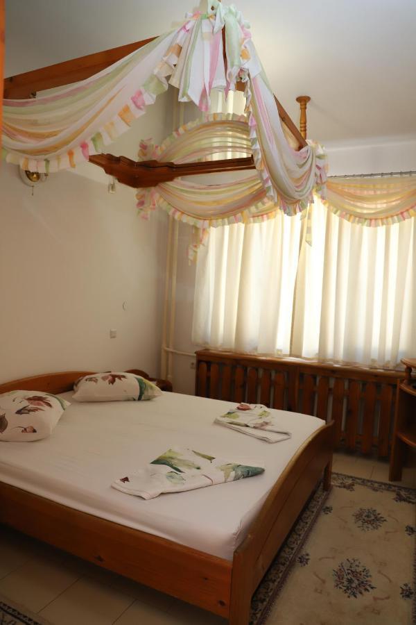 Kocherinovo Hotel Mishel מראה חיצוני תמונה