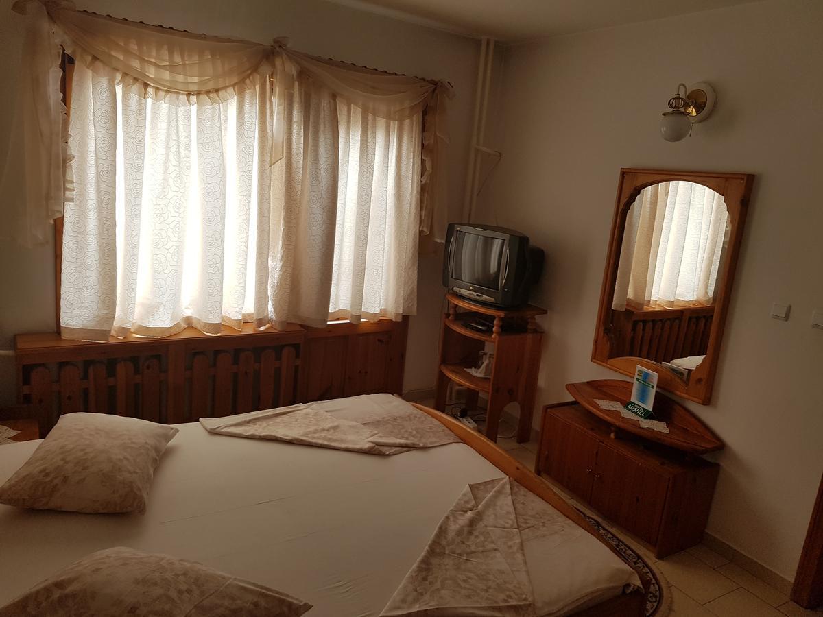 Kocherinovo Hotel Mishel מראה חיצוני תמונה